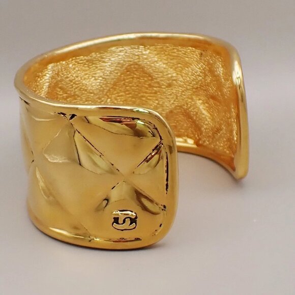 CHANEL CC Logo Matelasse Bangle Bracelet Gold GHW France Vintage 87RL336 - Picture 1 of 11